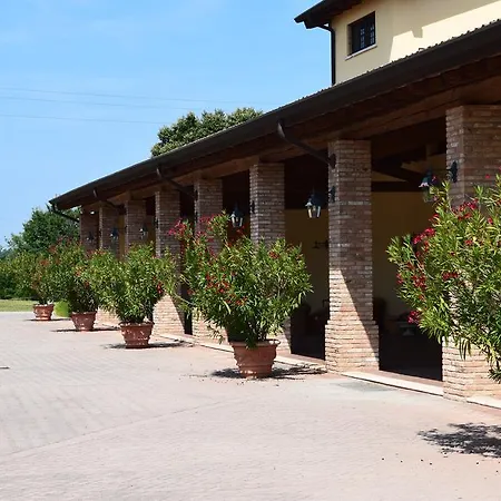 Aparthotel Agriturismo Corte Arcadia 4*